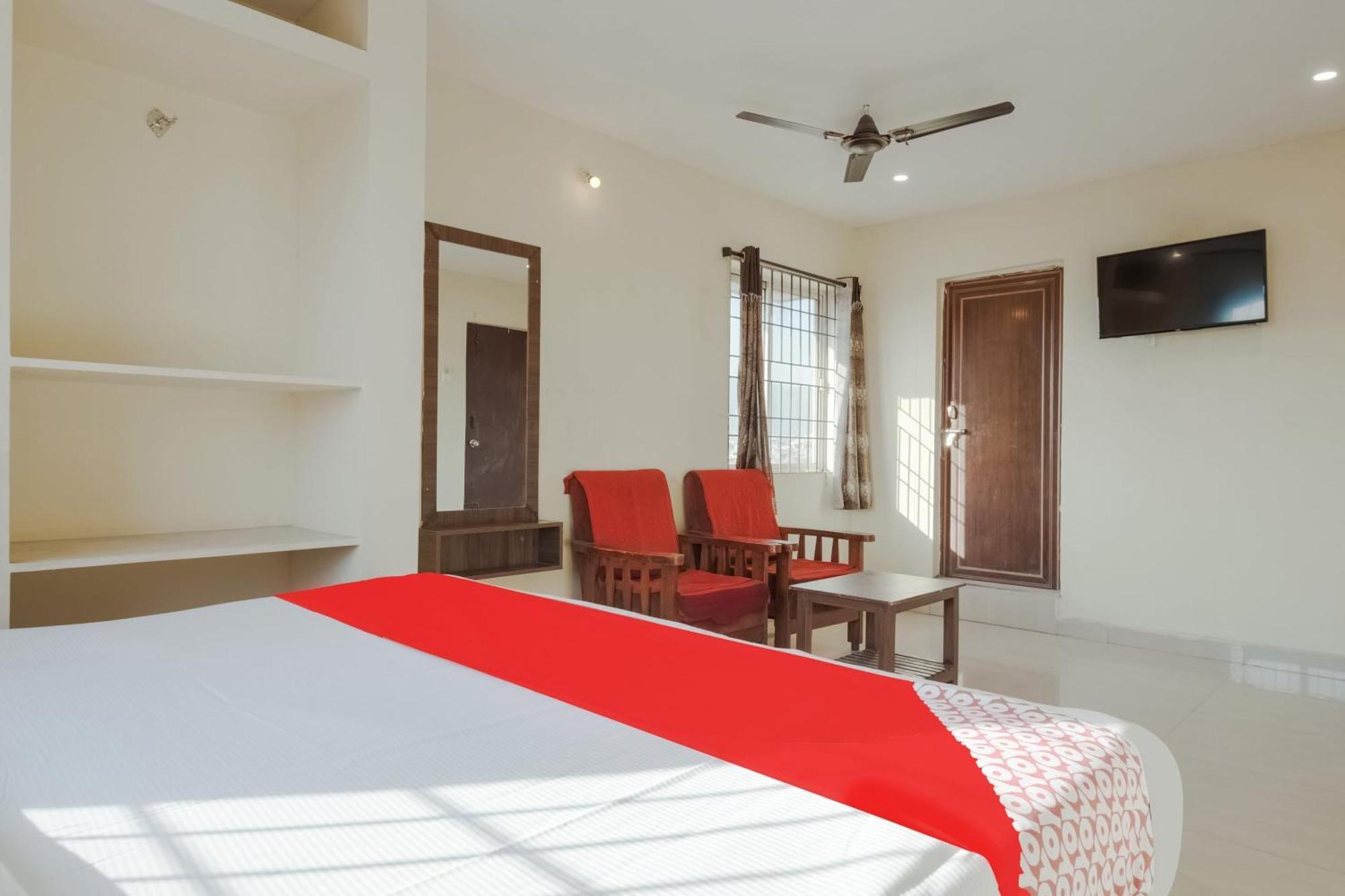 Hotel O Anu Grand فيساخاباتنام المظهر الخارجي الصورة